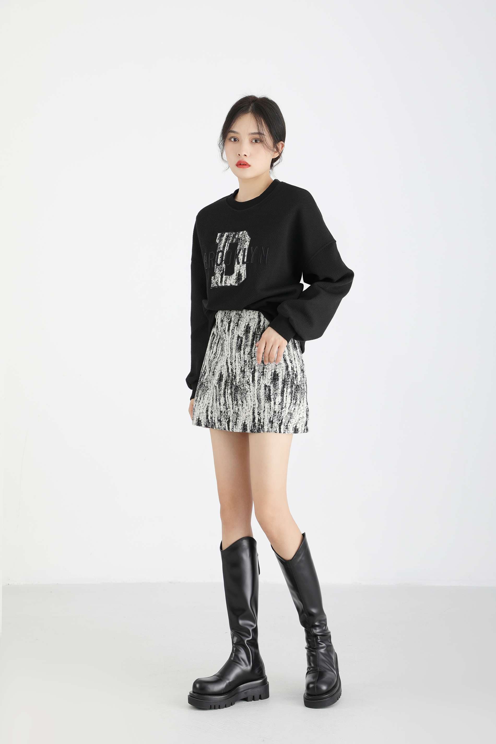 ロゴ入りセットアップ｜デート服