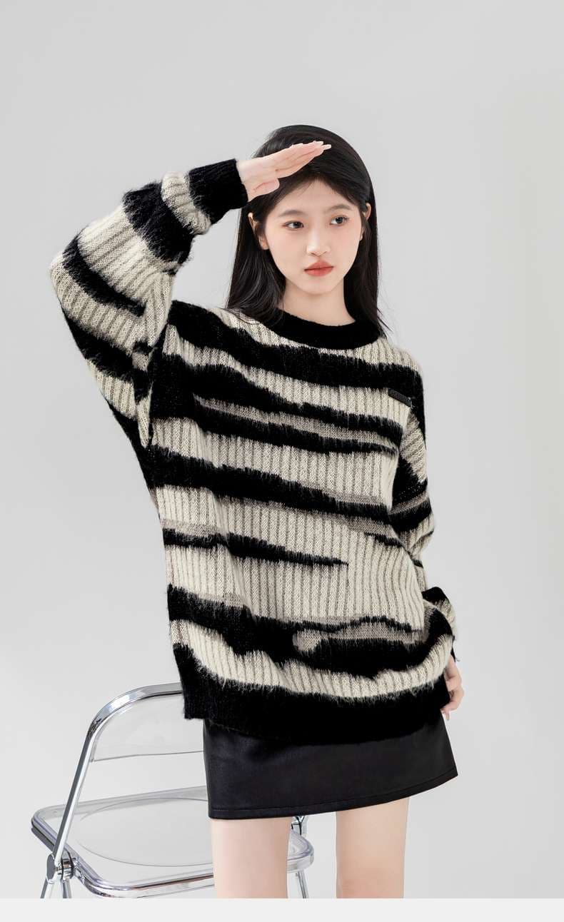 モコモコ縞模様ニットセーター｜デート服