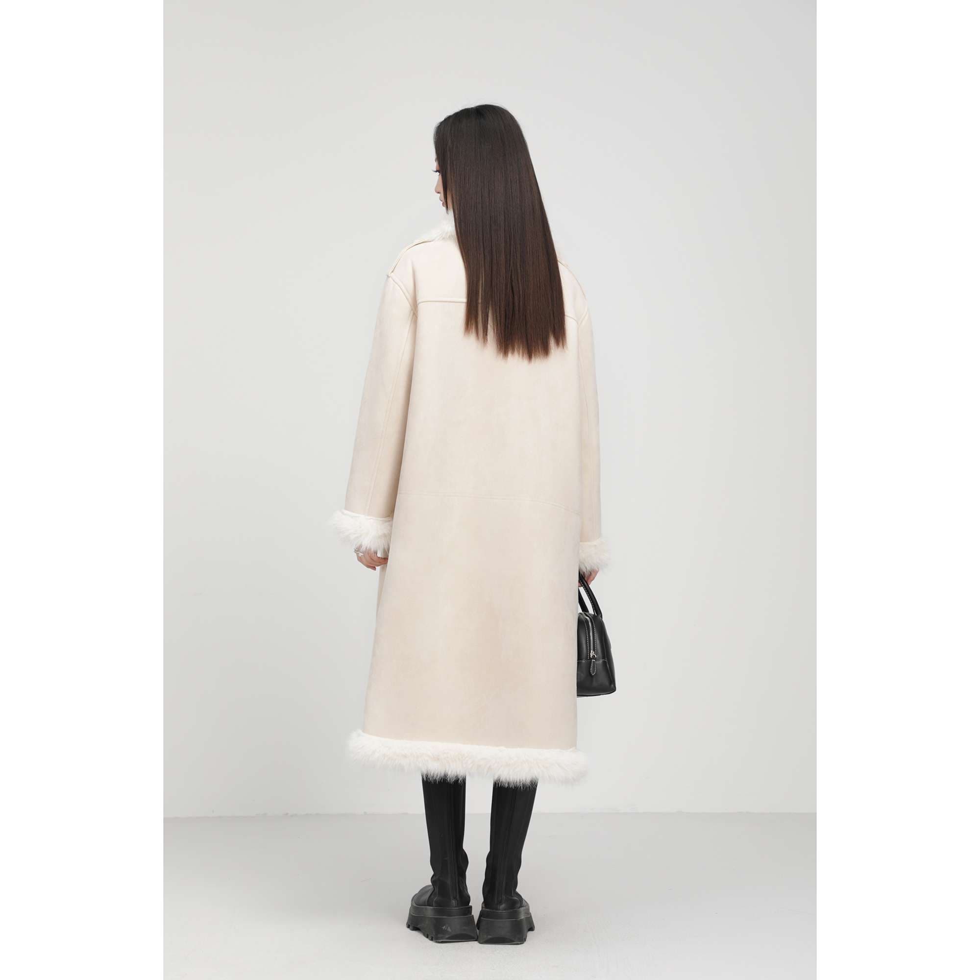 フェイクファートリムロングコート｜デート服