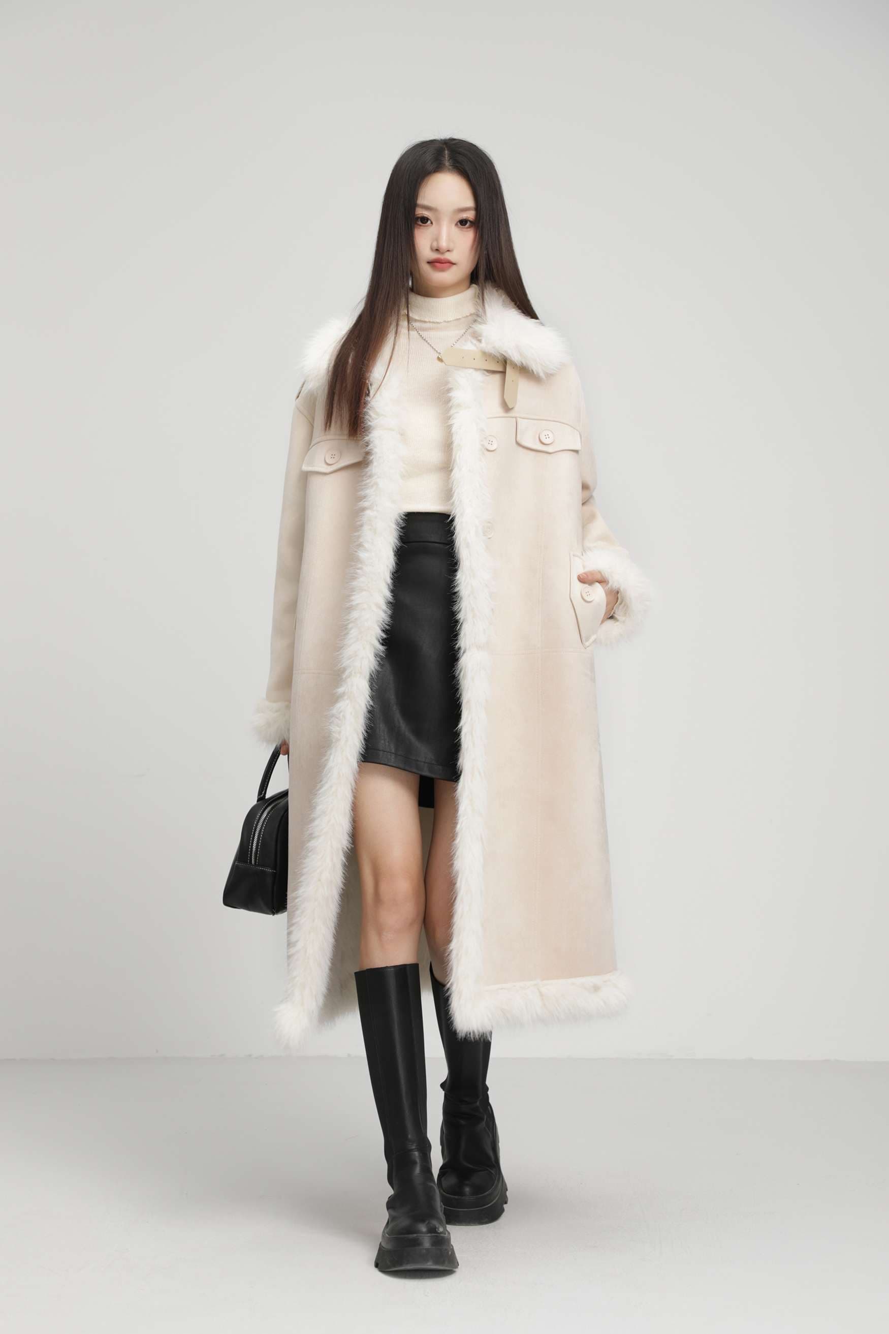 フェイクファートリムロングコート｜デート服
