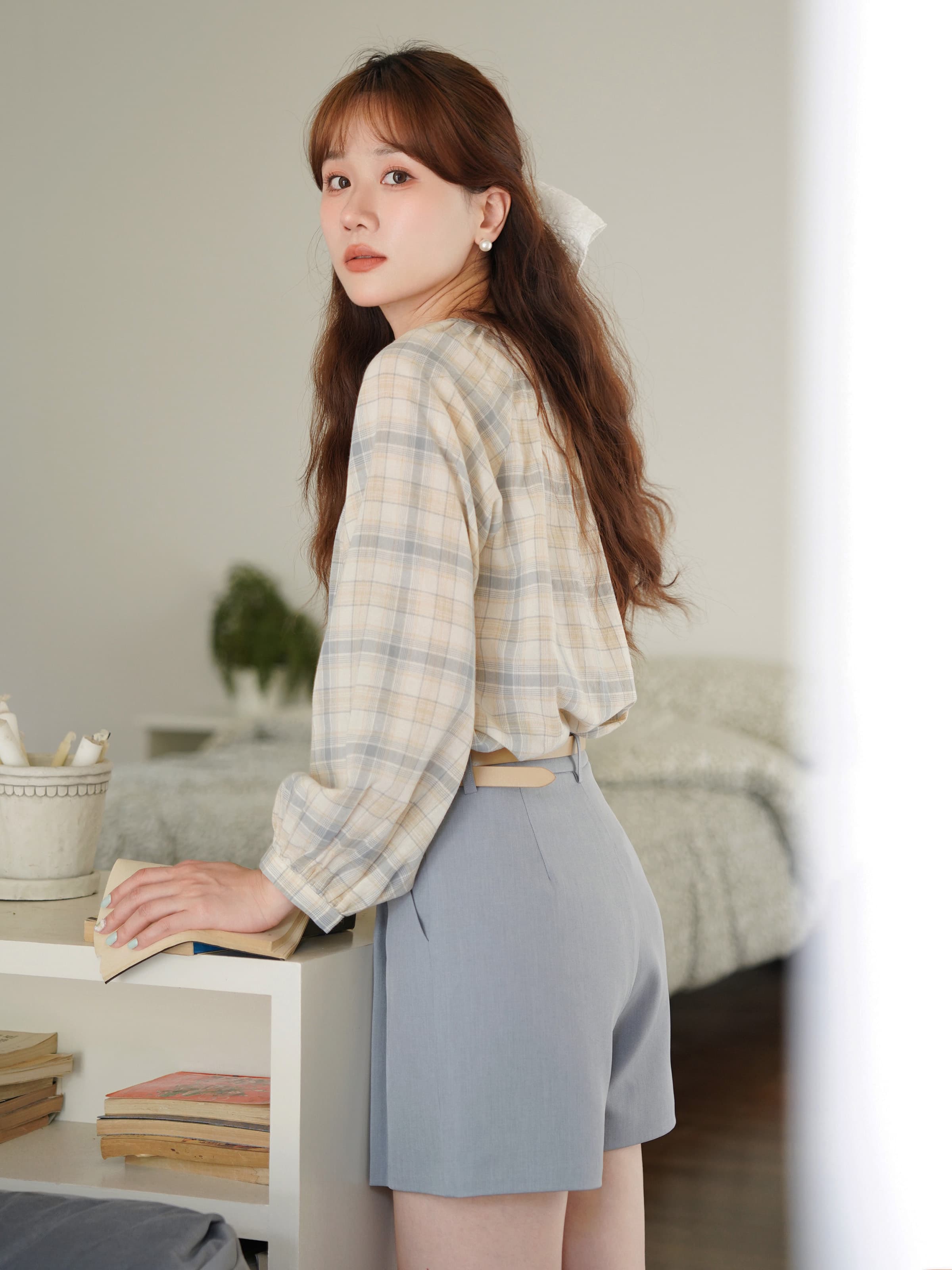 タックプリーツハイウエストショートパンツ｜デート服