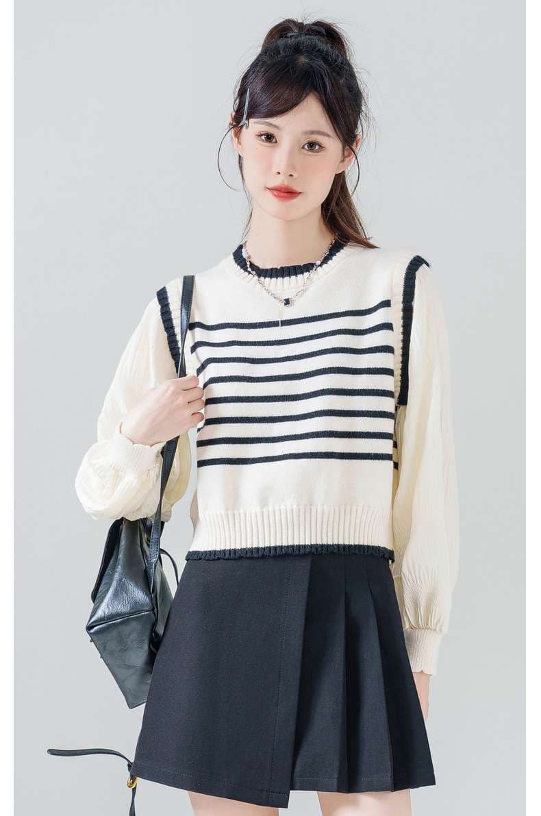 ボーダーニットベスト風セーター｜デート服