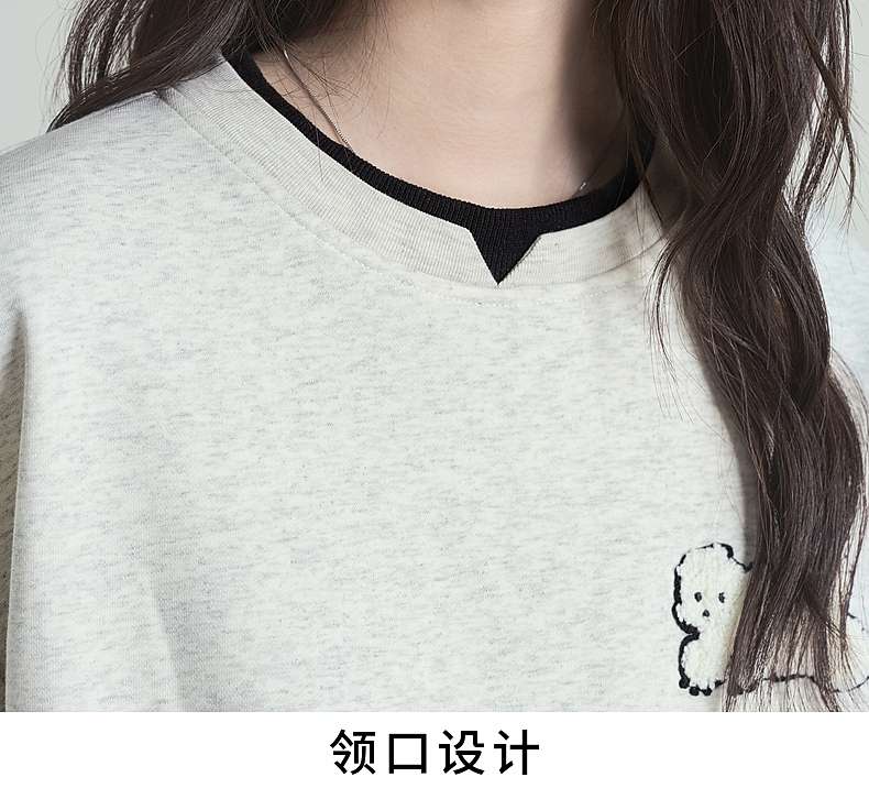 愛らしさをさりげなく添える、動物刺繍入りゆったりスウェット｜デート服