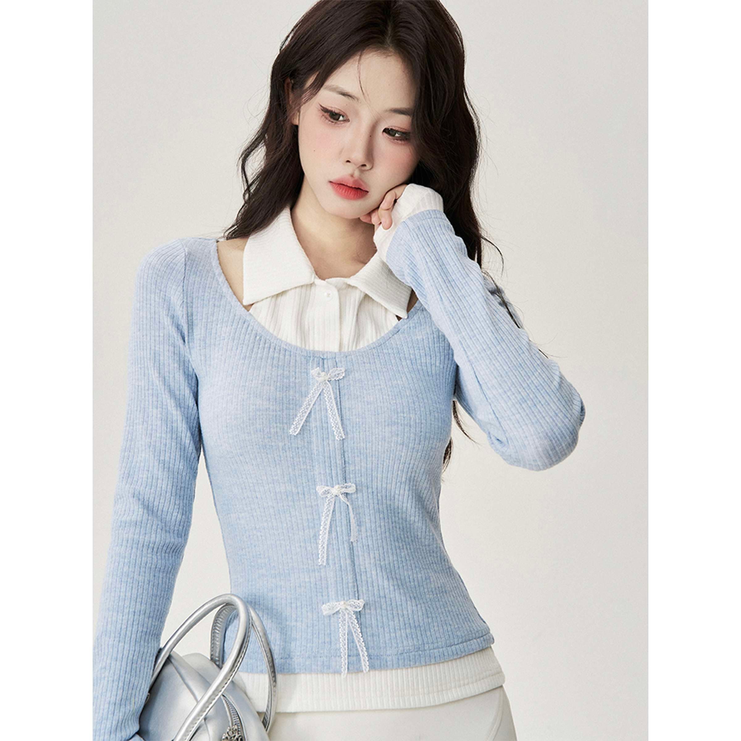 レイヤードも楽しめる万能フェミニントップス｜デート服