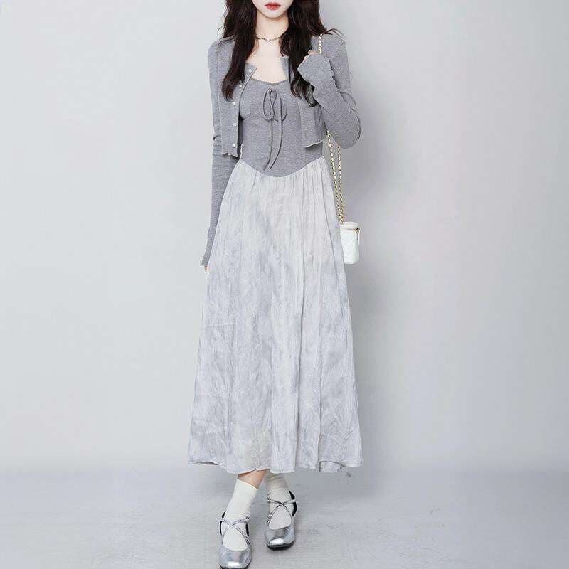 春のお出かけに華を添える、カーディガン付きフレアロングワンピース｜デート服