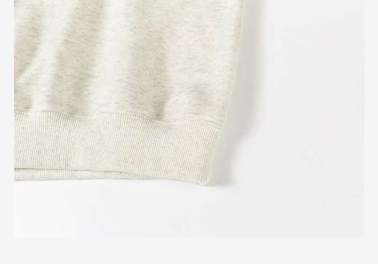 ロゴ刺繍スウェット｜デート服