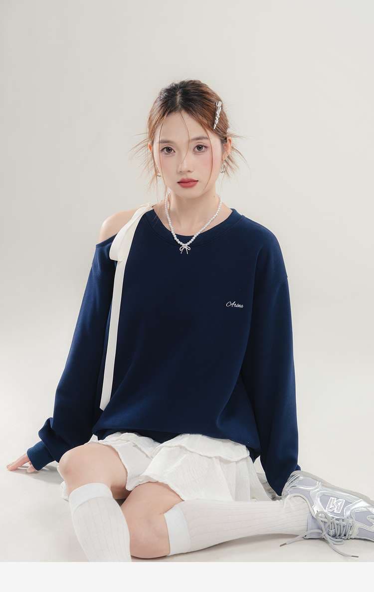 リボンアクセント付きスウェットトップス｜デート服