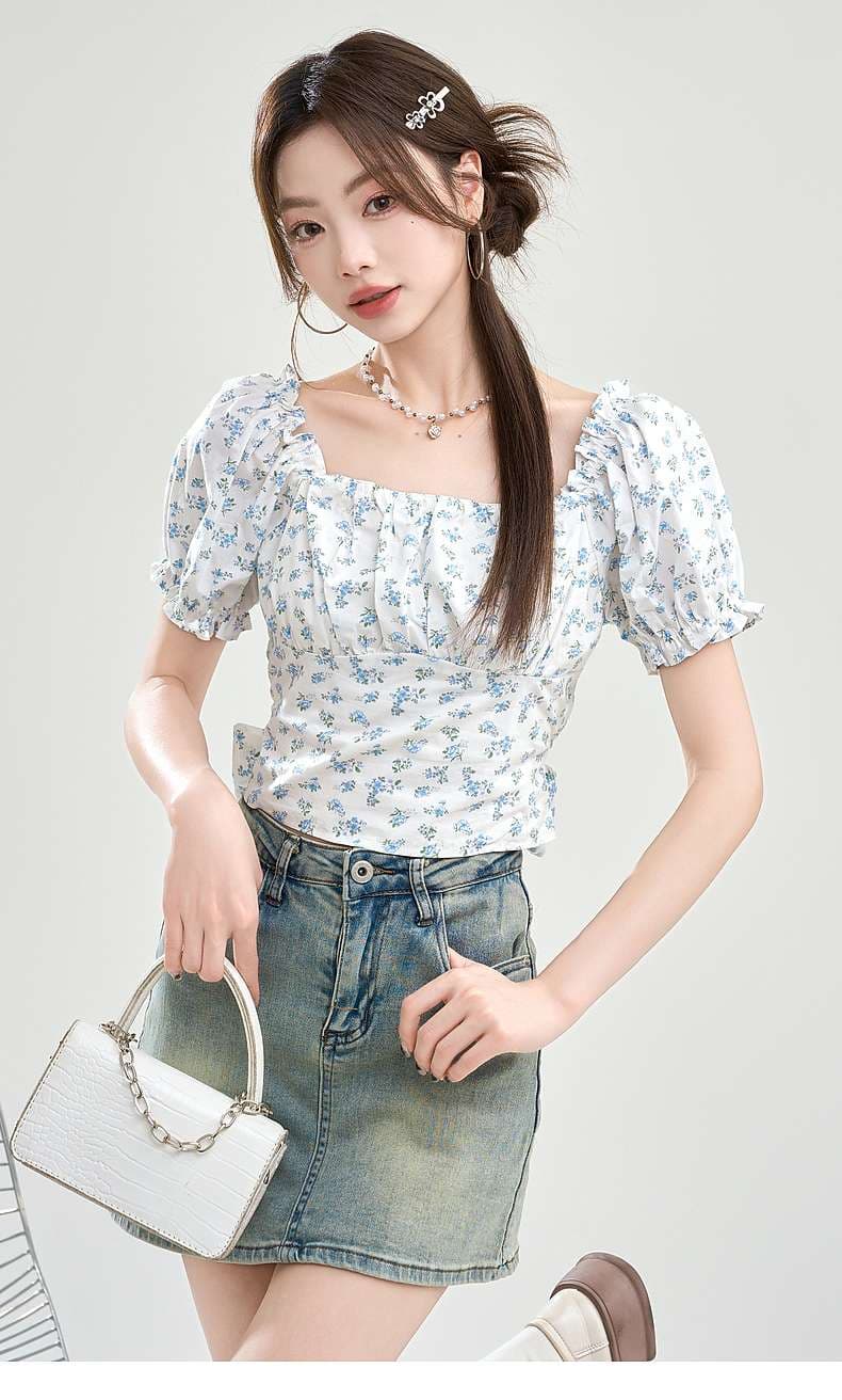 フェミニンフローラルトップス｜デート服