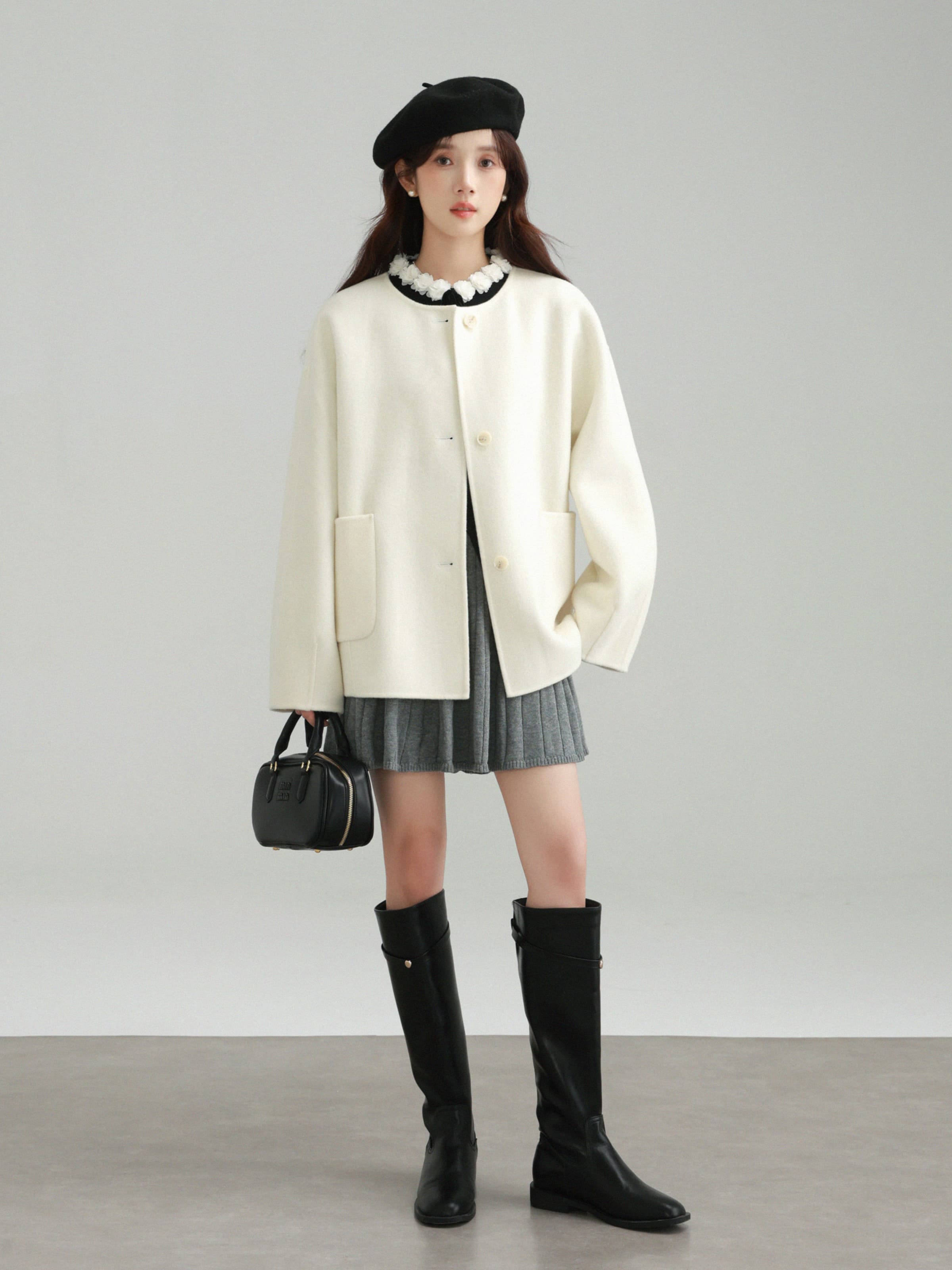 ノーカラーシンプルウールコート｜デート服