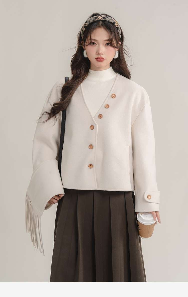 マフラー付きショートコート｜デート服