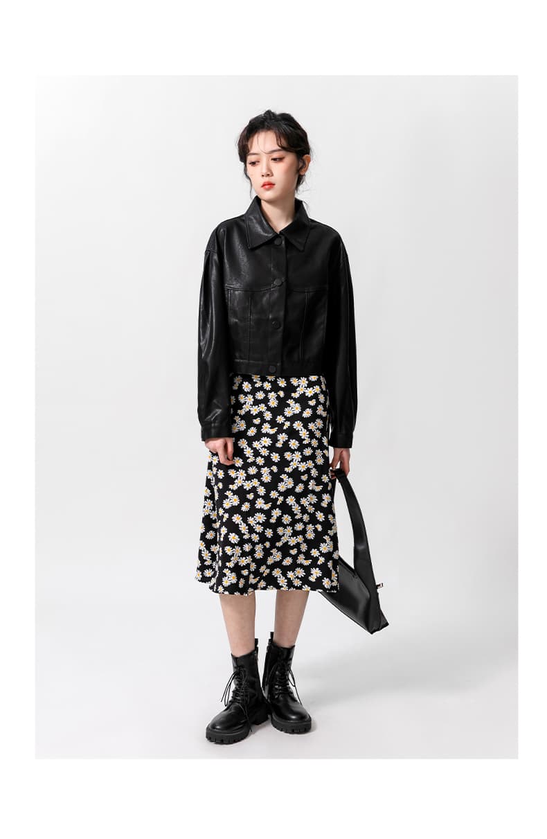 デート服 クロップド丈レザージャケット