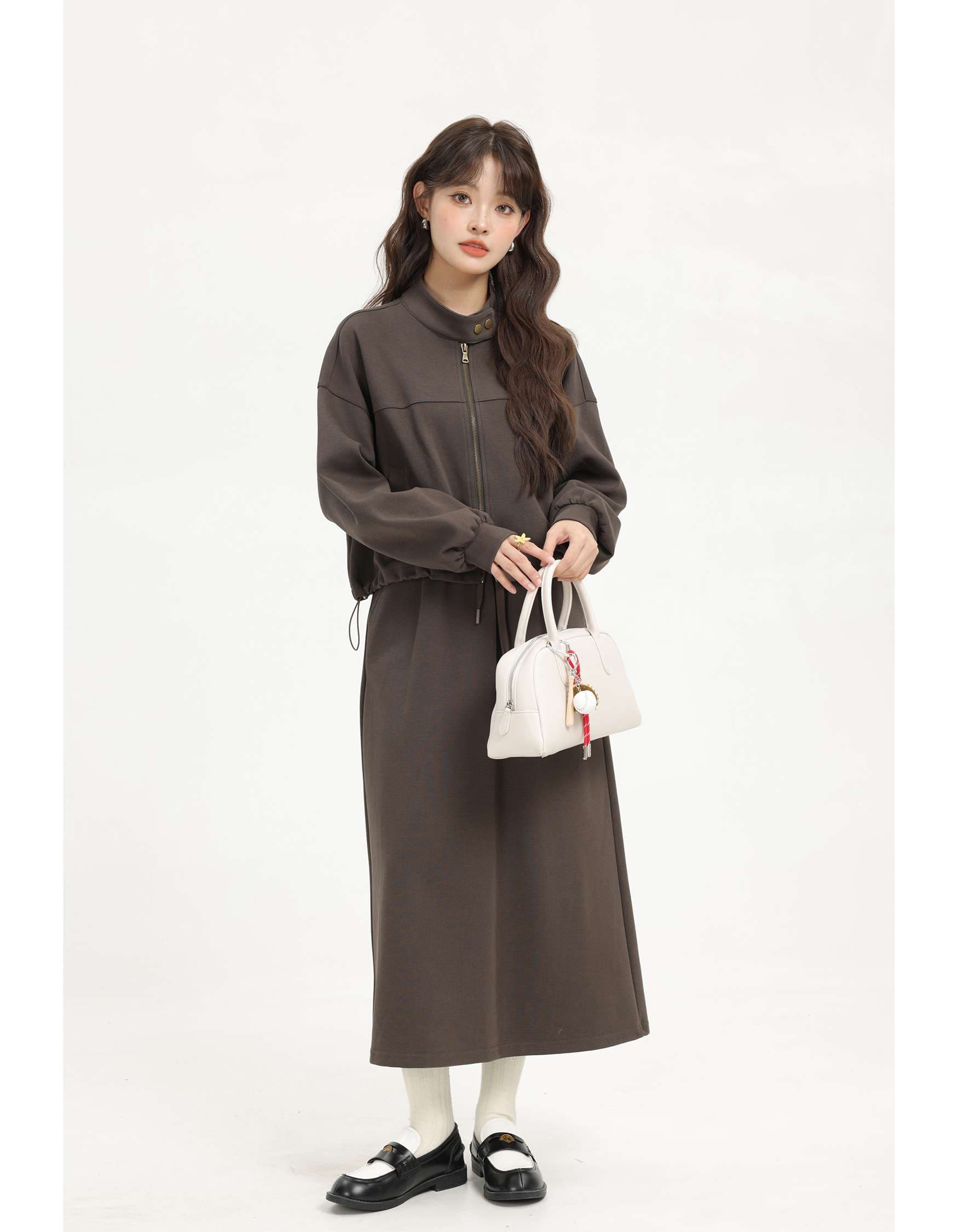 ハイネックジップアップスウェットセットアップ｜デート服