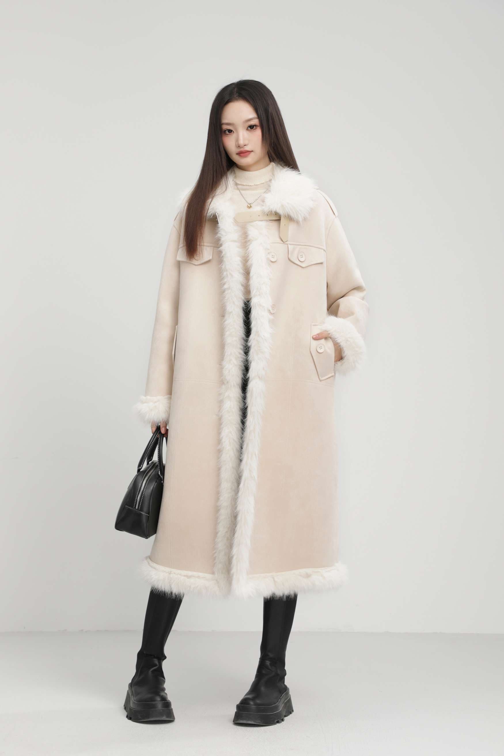 フェイクファートリムロングコート｜デート服
