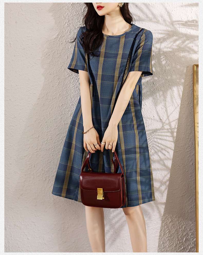 体型カバーも叶える、爽やかチェック柄ワンピース｜デート服
