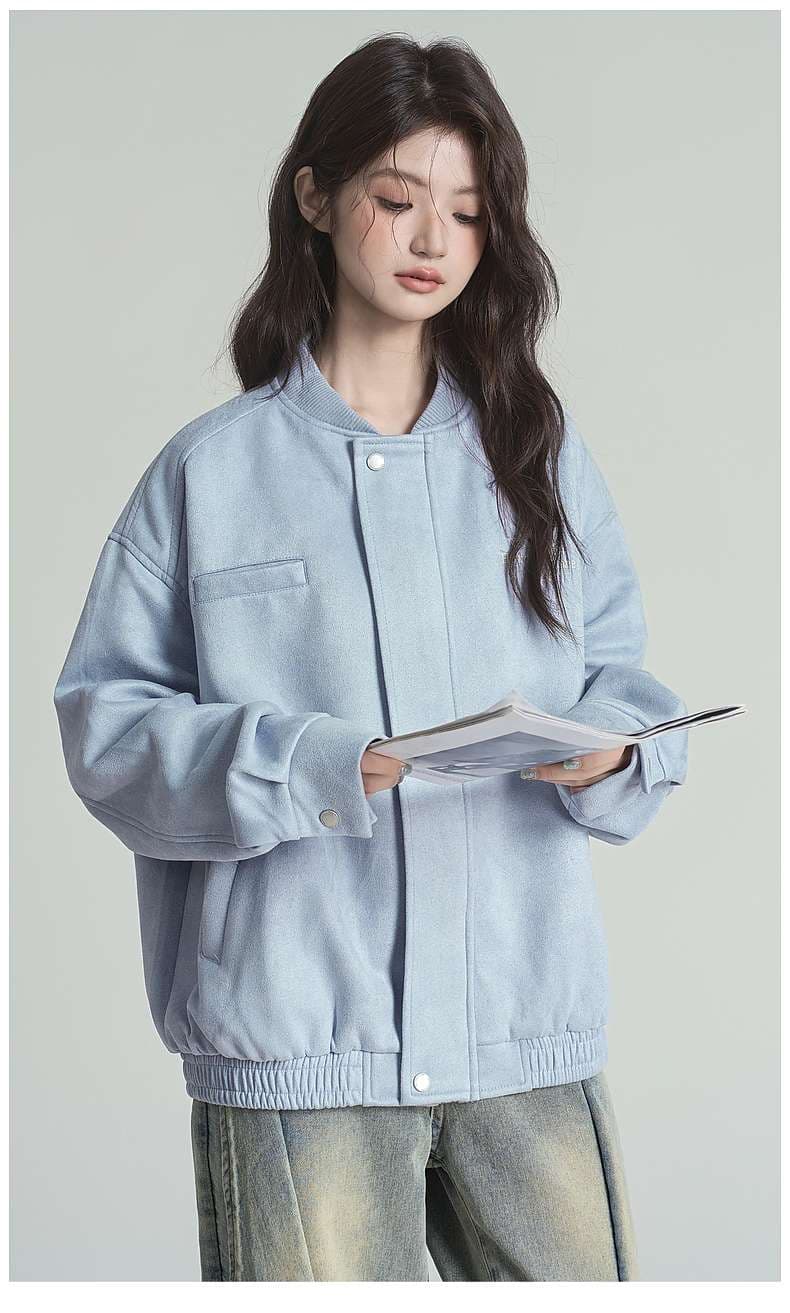 丸みシルエットで優しく包む、襟付きジャンパー｜デート服