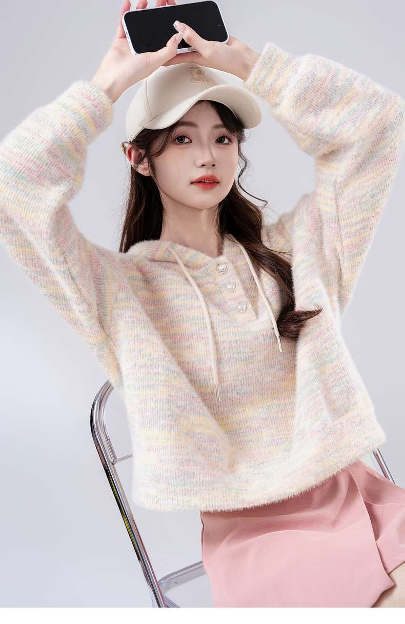 ふんわりニットパーカー｜デート服