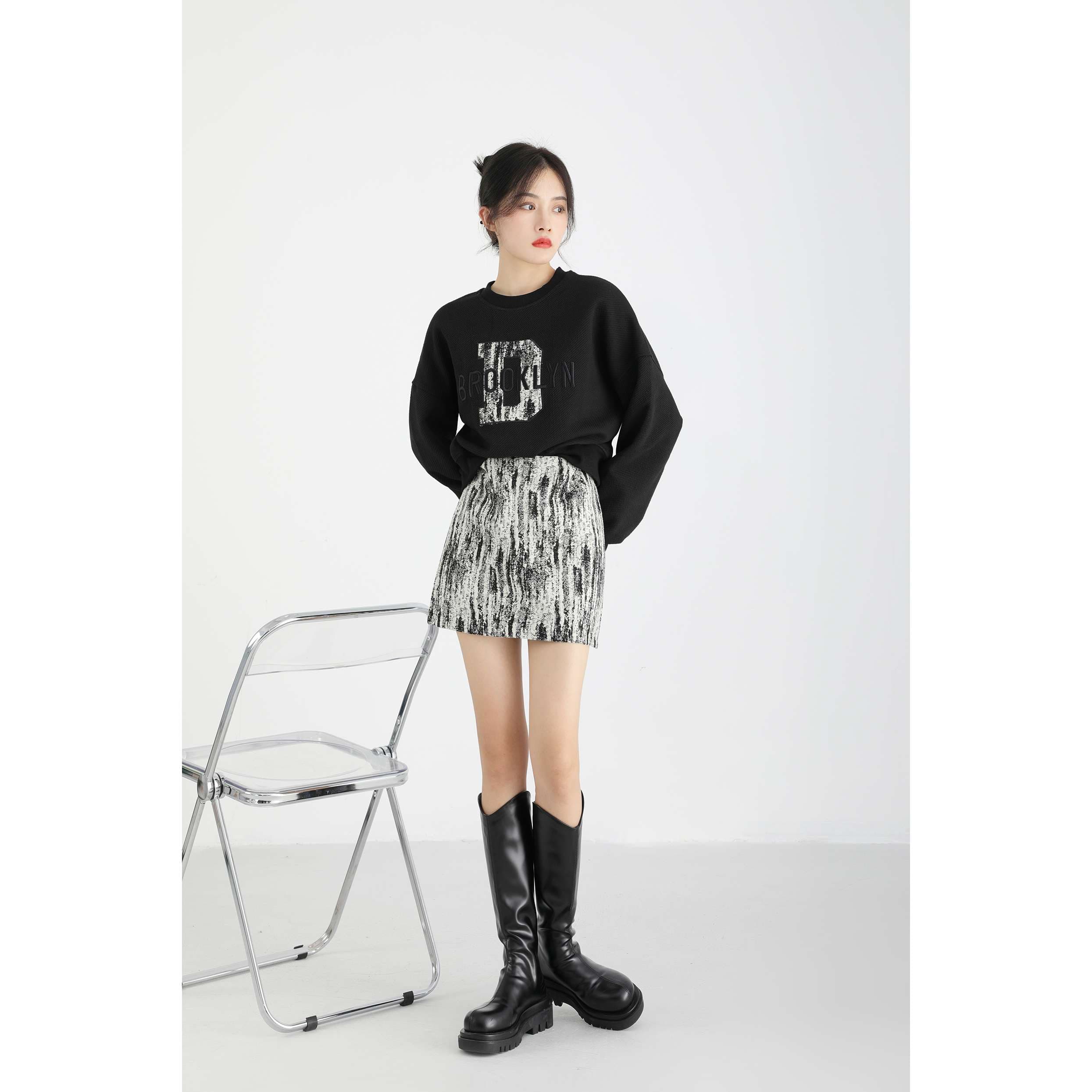 ロゴ入りセットアップ｜デート服