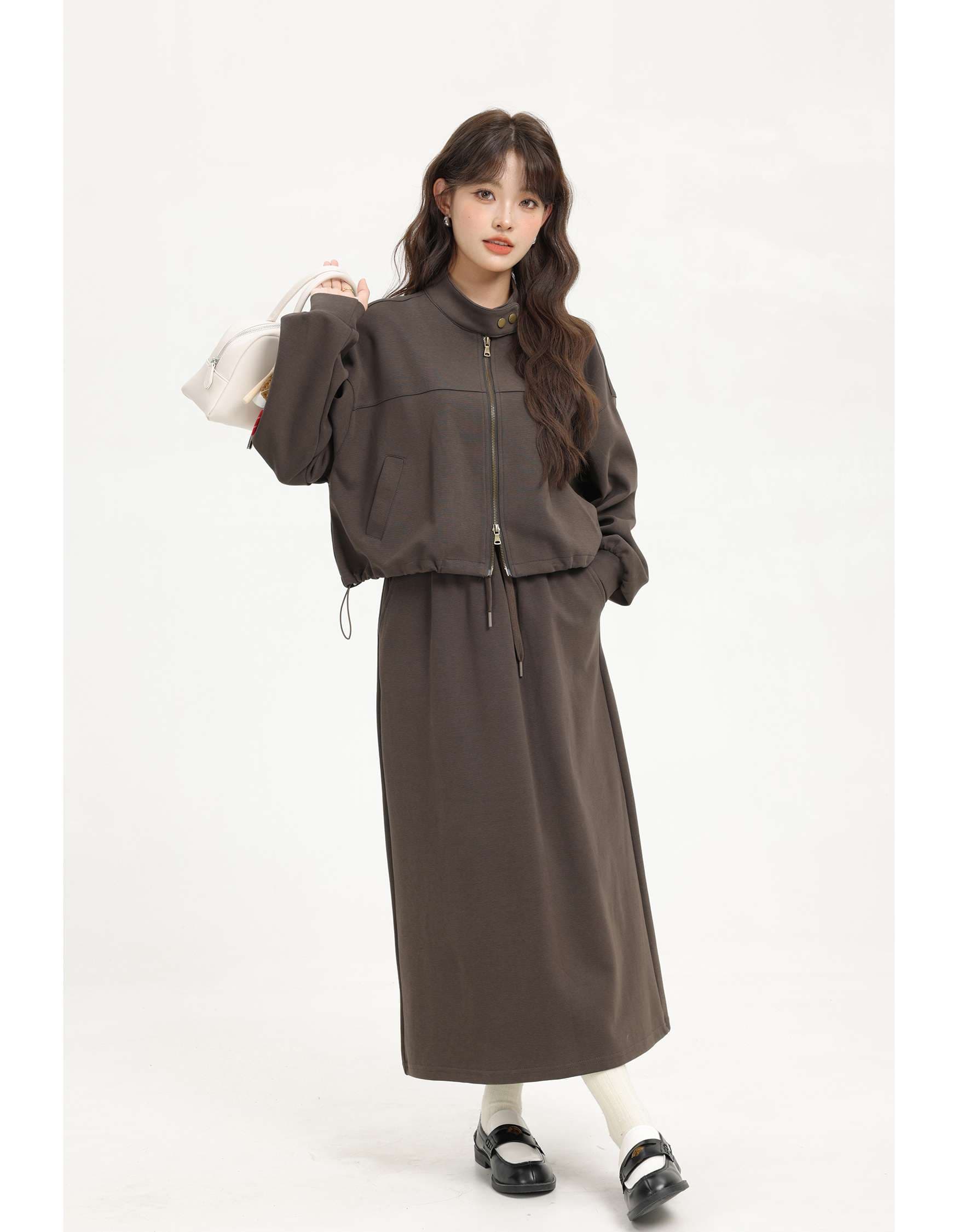 ハイネックジップアップスウェットセットアップ｜デート服