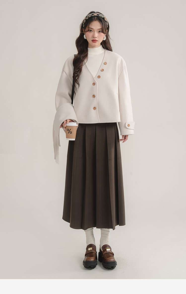 マフラー付きショートコート｜デート服