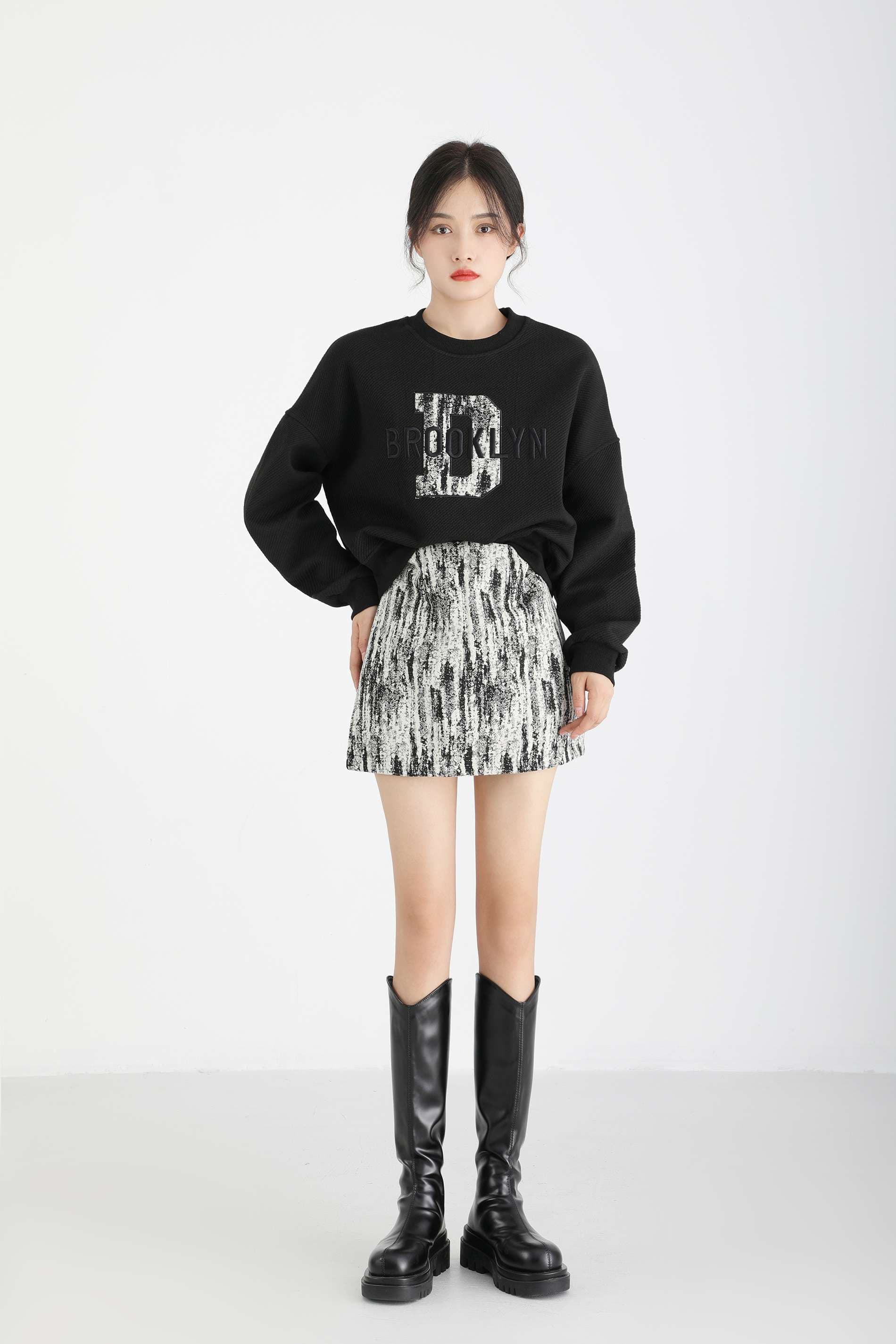 ロゴ入りセットアップ｜デート服