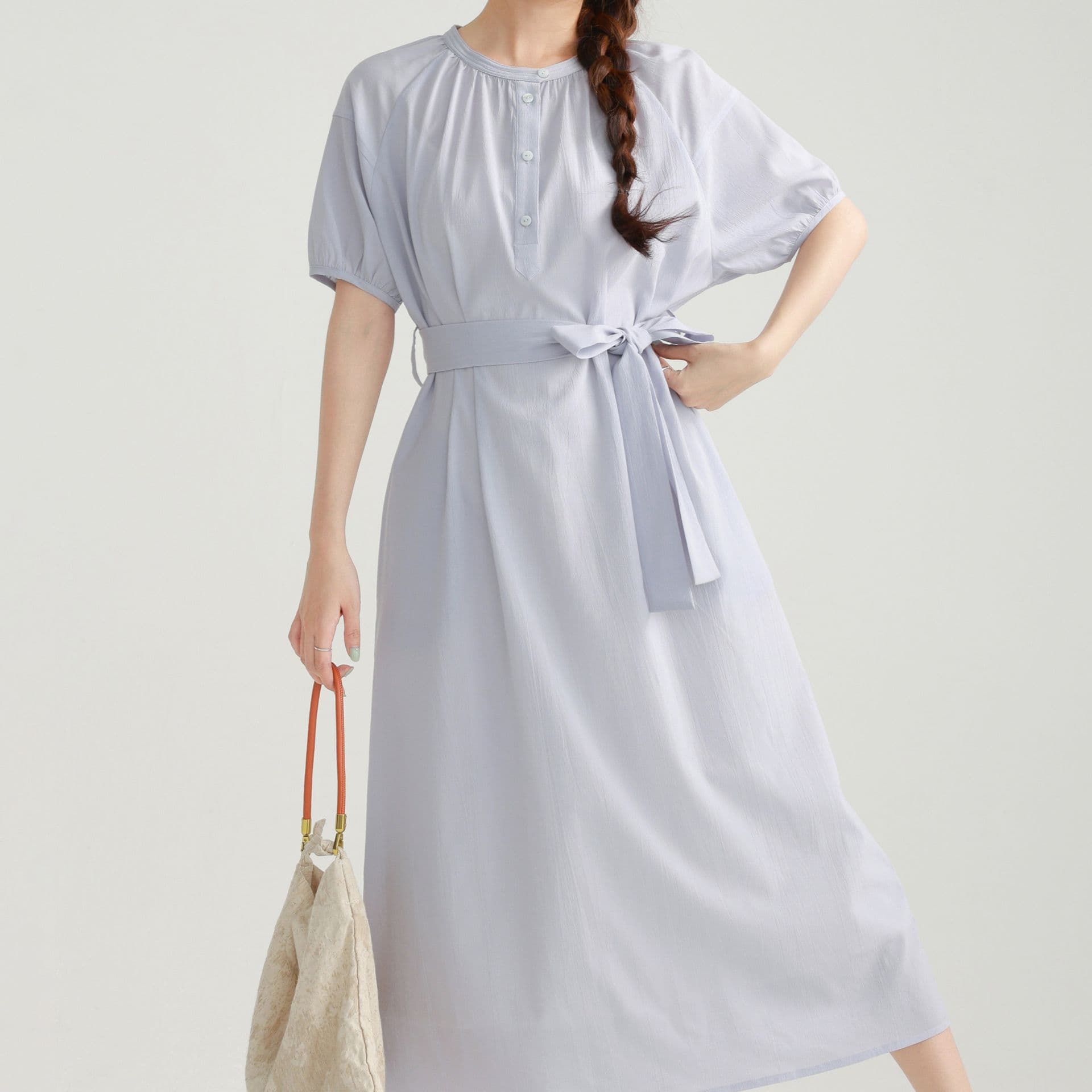 ウエストリボン付きラウンドネックワンピース|デート服