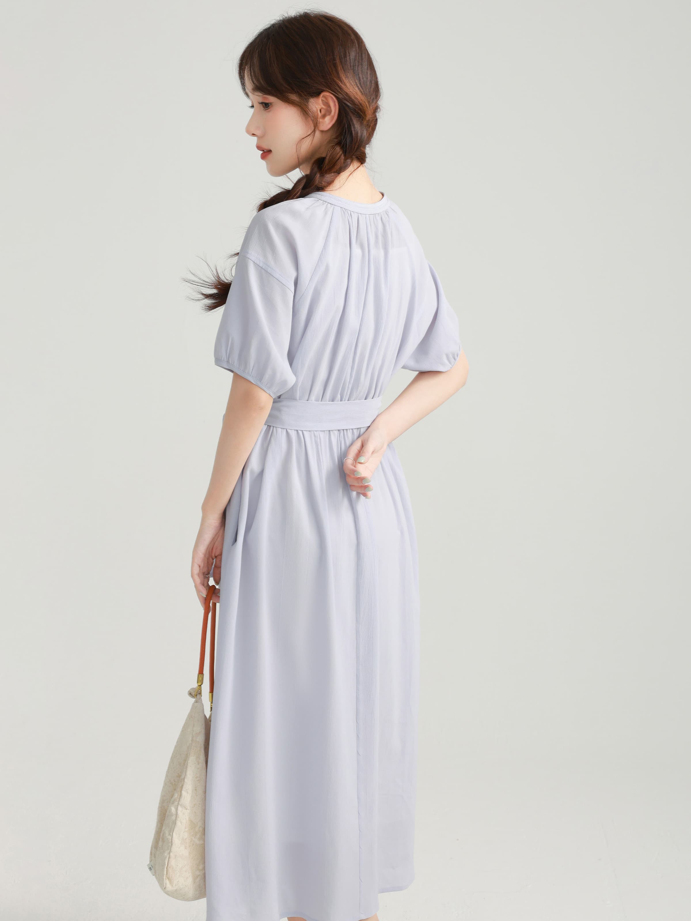 ウエストリボン付きラウンドネックワンピース|デート服