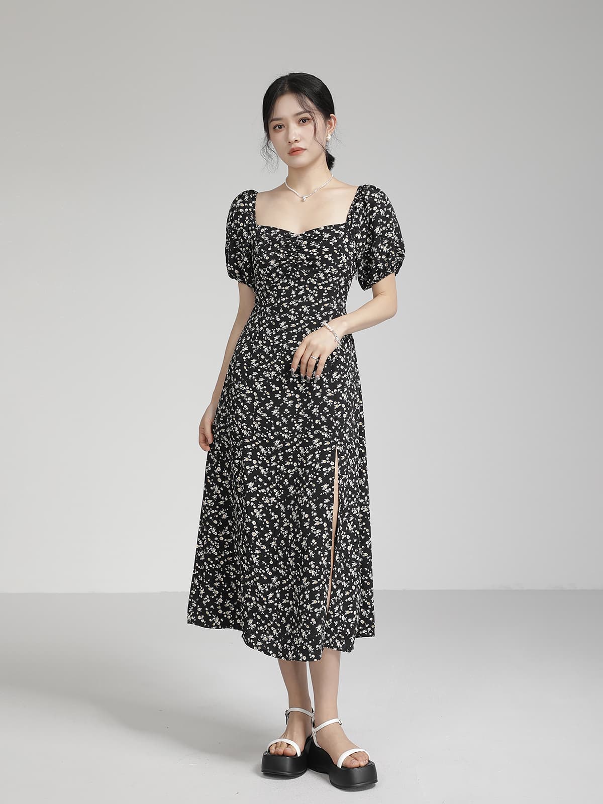 デート服 デート服 小花柄スウィートネックミディ丈ワンピース