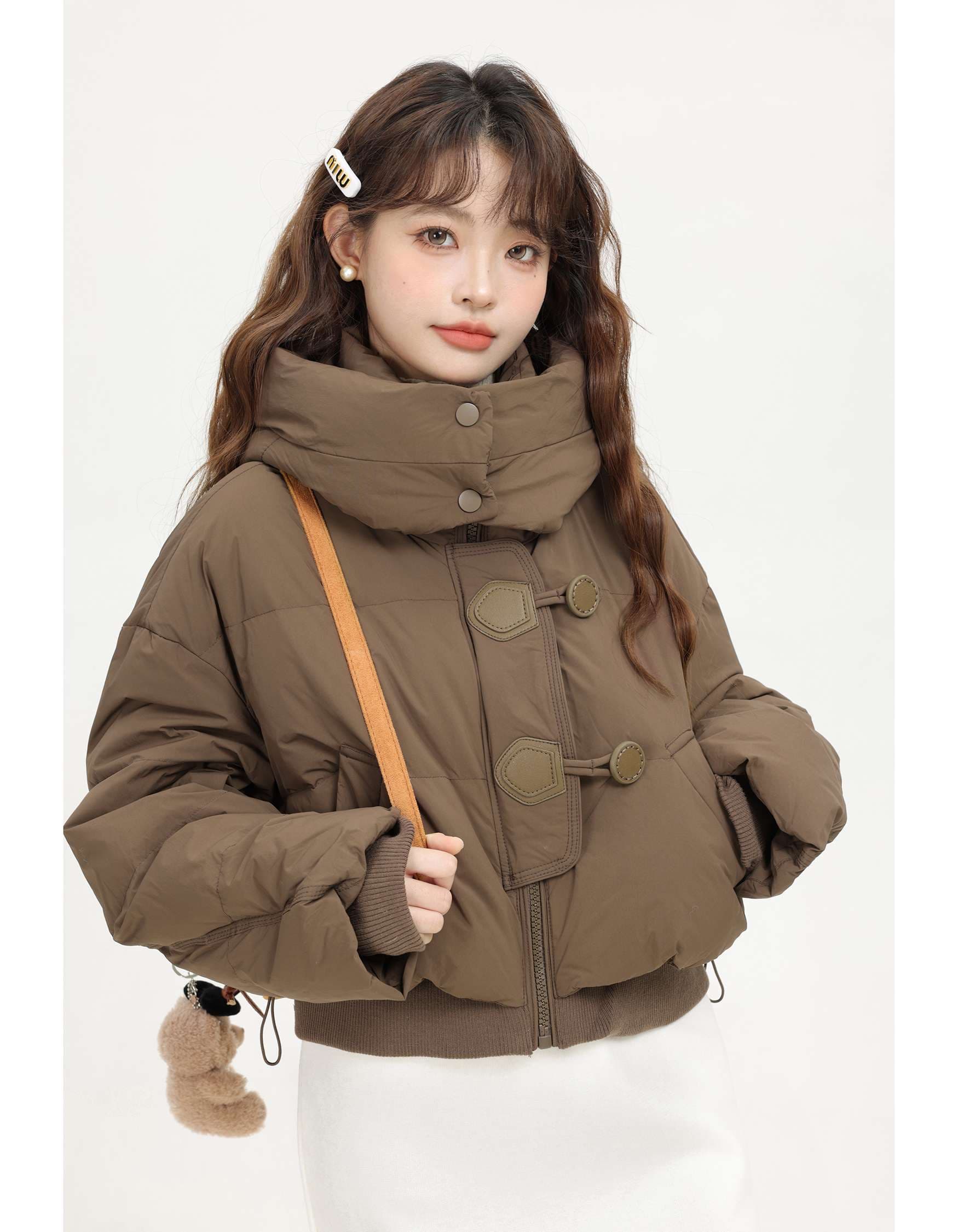 トグルボタン付きショートダウンジャケット|デート服