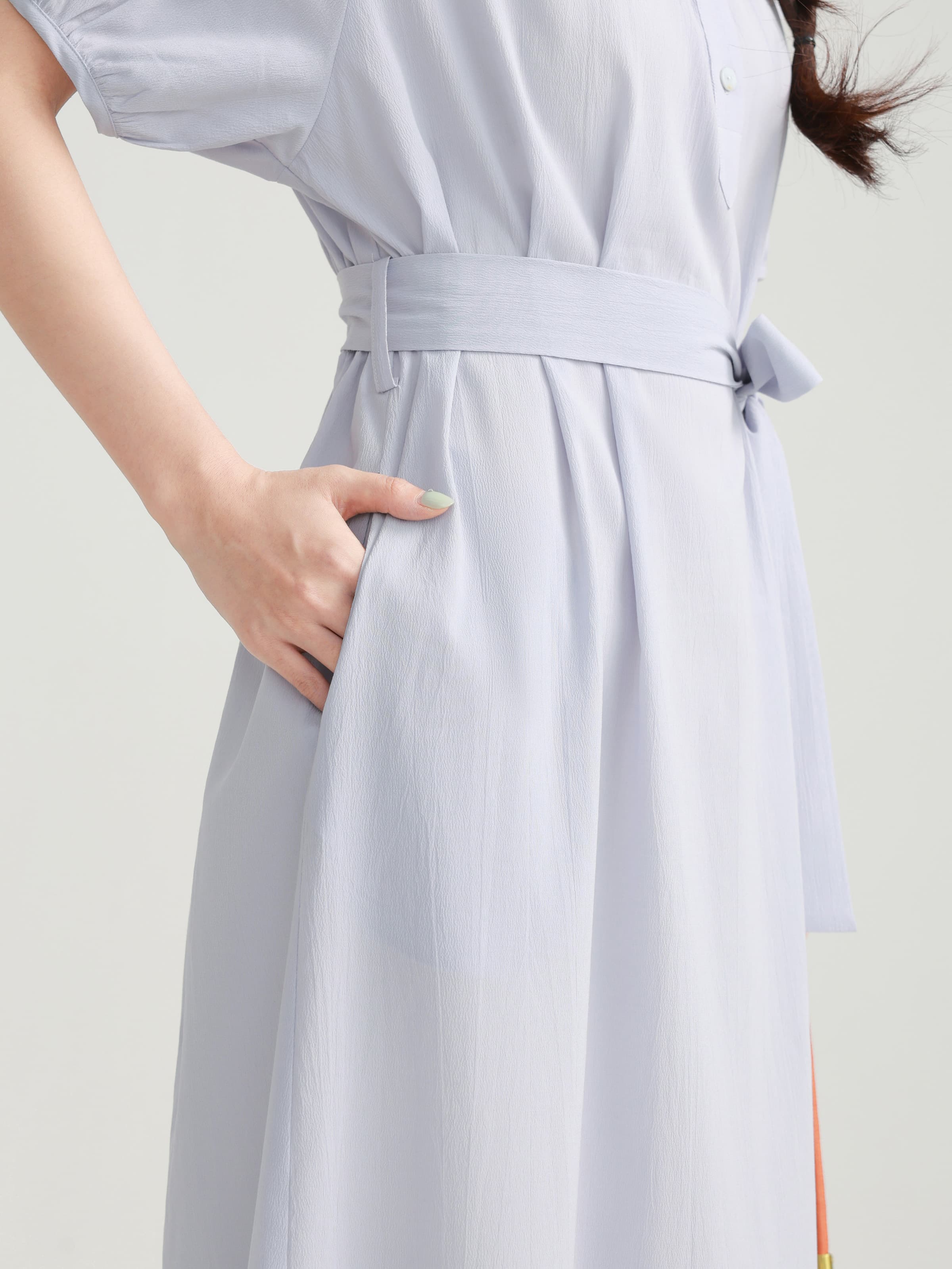 ウエストリボン付きラウンドネックワンピース|デート服