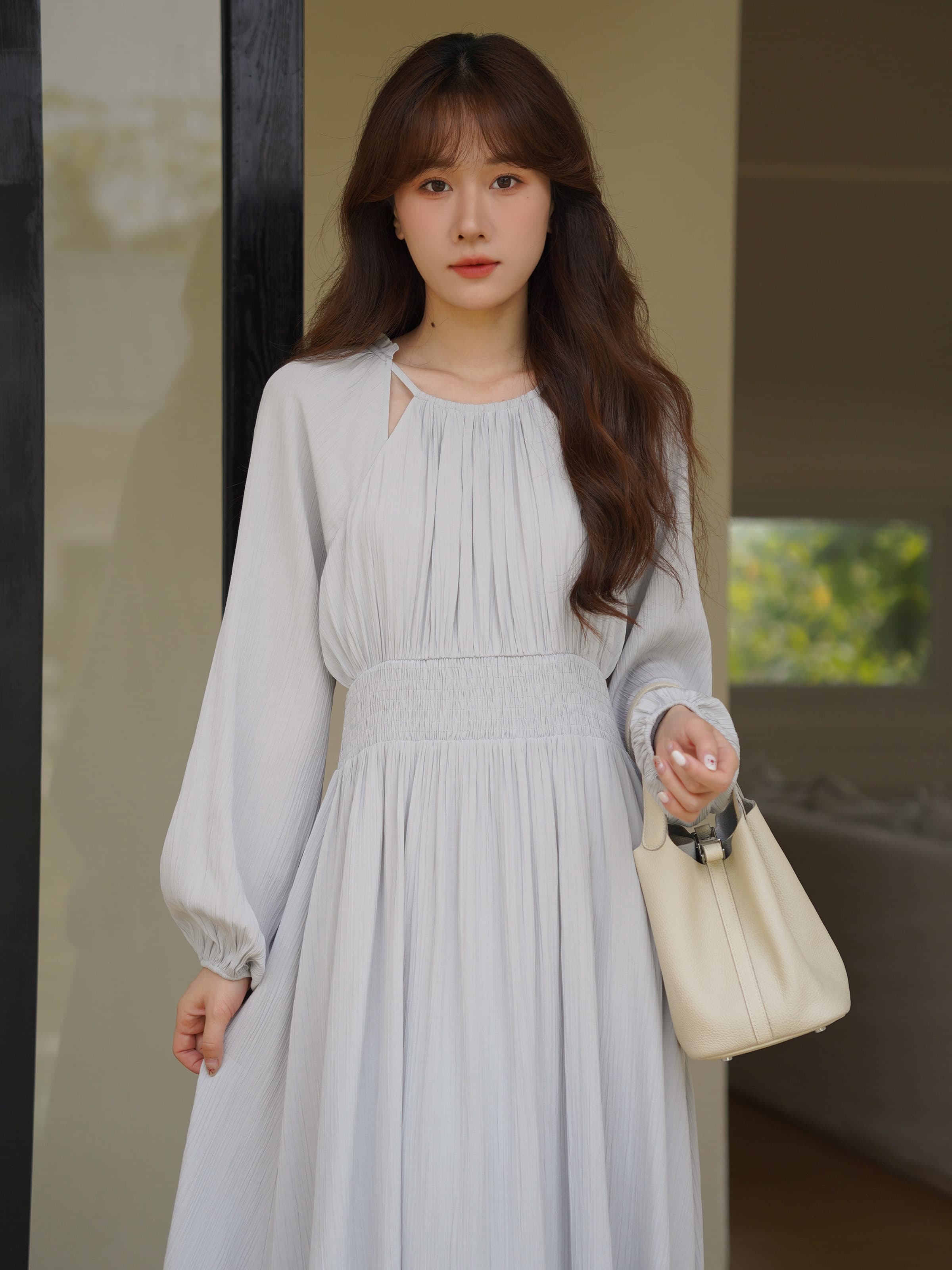 カットアウトスリーブギャザーワンピース|デート服