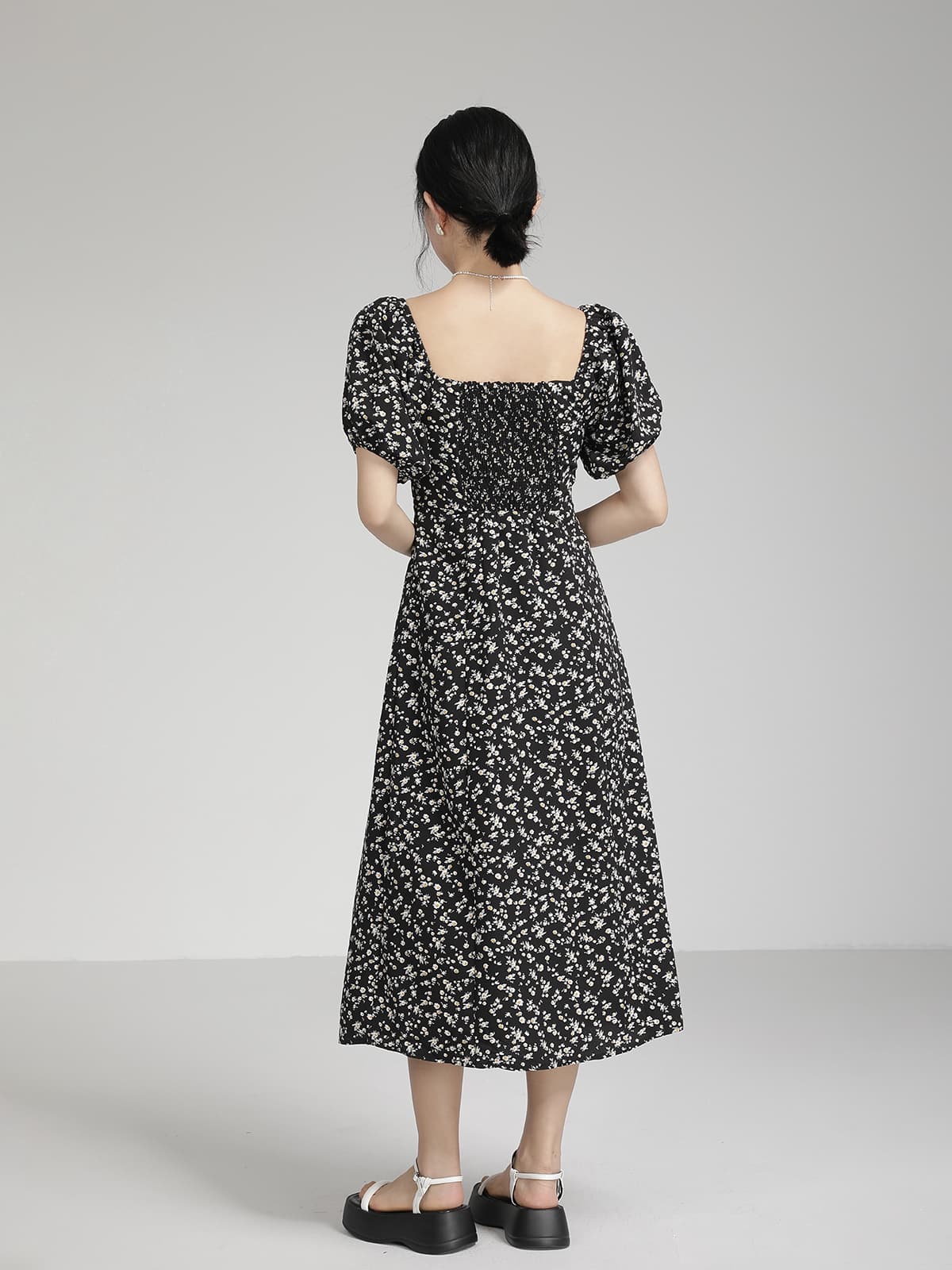 デート服 デート服 小花柄スウィートネックミディ丈ワンピース