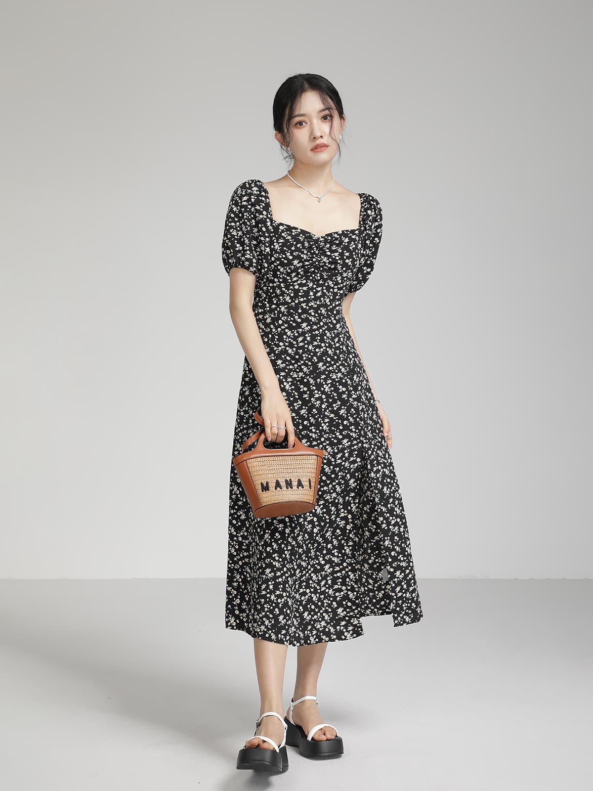 デート服 デート服 小花柄スウィートネックミディ丈ワンピース